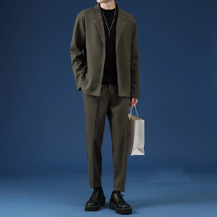 Рисунок 5 - Мужской повседневный костюм