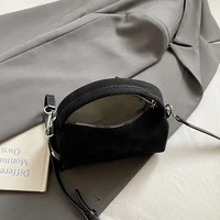 Sacs à bandoulière mini rétro en cuir PU tendance pour femmes, sac seau bandoulière, sacs à main et pochettes de luxe de créateur Hiver 2026 6