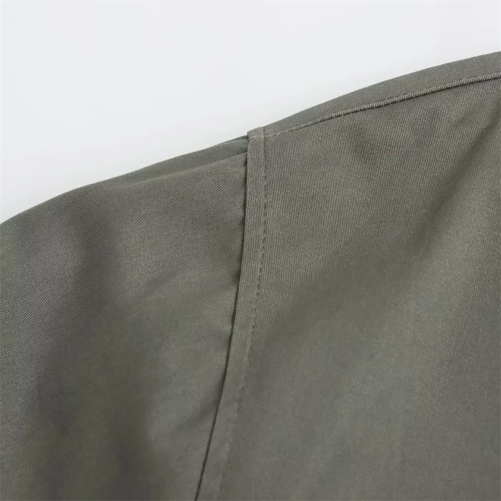 Autumn New Women's Wear Design Sense: A Small Number Polo Neck Loose Windbreaker Fabric Short Shirt 4432029