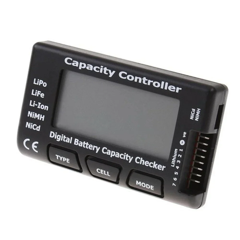 Testeur de batterie RC CellMeter 7 affichant les résultats de décharge pour une batterie NiMH.