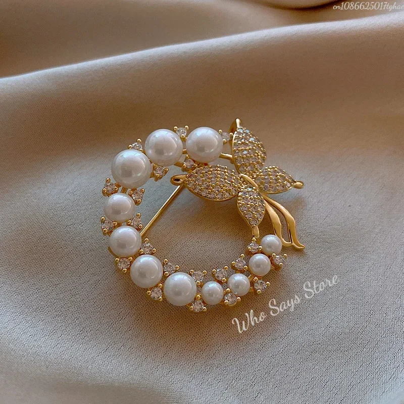 Clothing brooch 1PCS New Tulip Flower Golden Brooch Elegant Design Sense Rose White Stone Jewelry Luxury Brooches