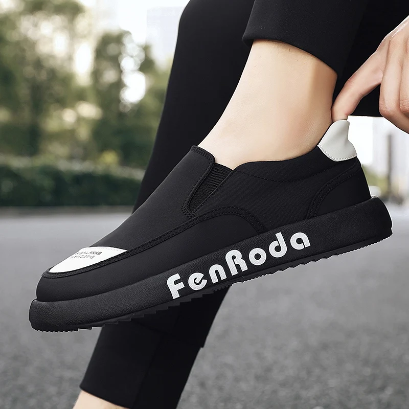 

Spring New Men Shoes Low Top Fashion New Casual Male Sneaker Lightweight Colorblock Design Comfortable Walking Canvas Shoes