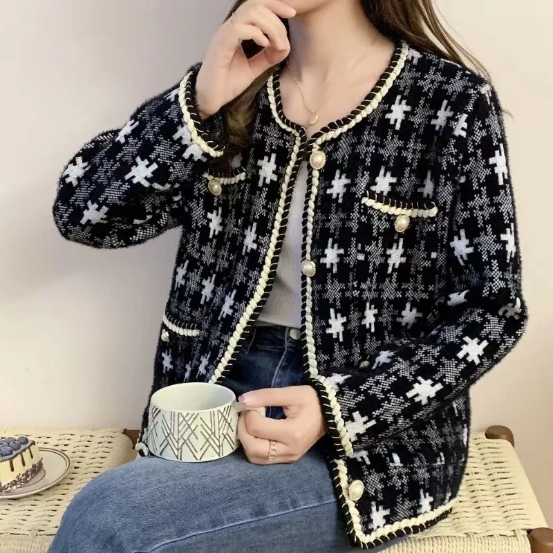 Women's Autumn Winter Fashion Round Neck Plaid Button Pocket Bright Line Decoration Casual Versatile Long Sleeve Loose Coat t shirts tees merry and bright plaid bleached o neck t shirt tee in red size l m s xl