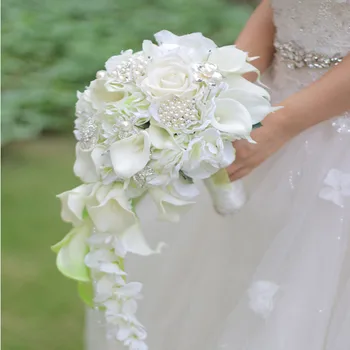 Nuova sposa da sposa con fiore PU calla giglio trapano fibbia goccia d'acqua cascata foto che tiene bouquet fiore da damigella d'onore