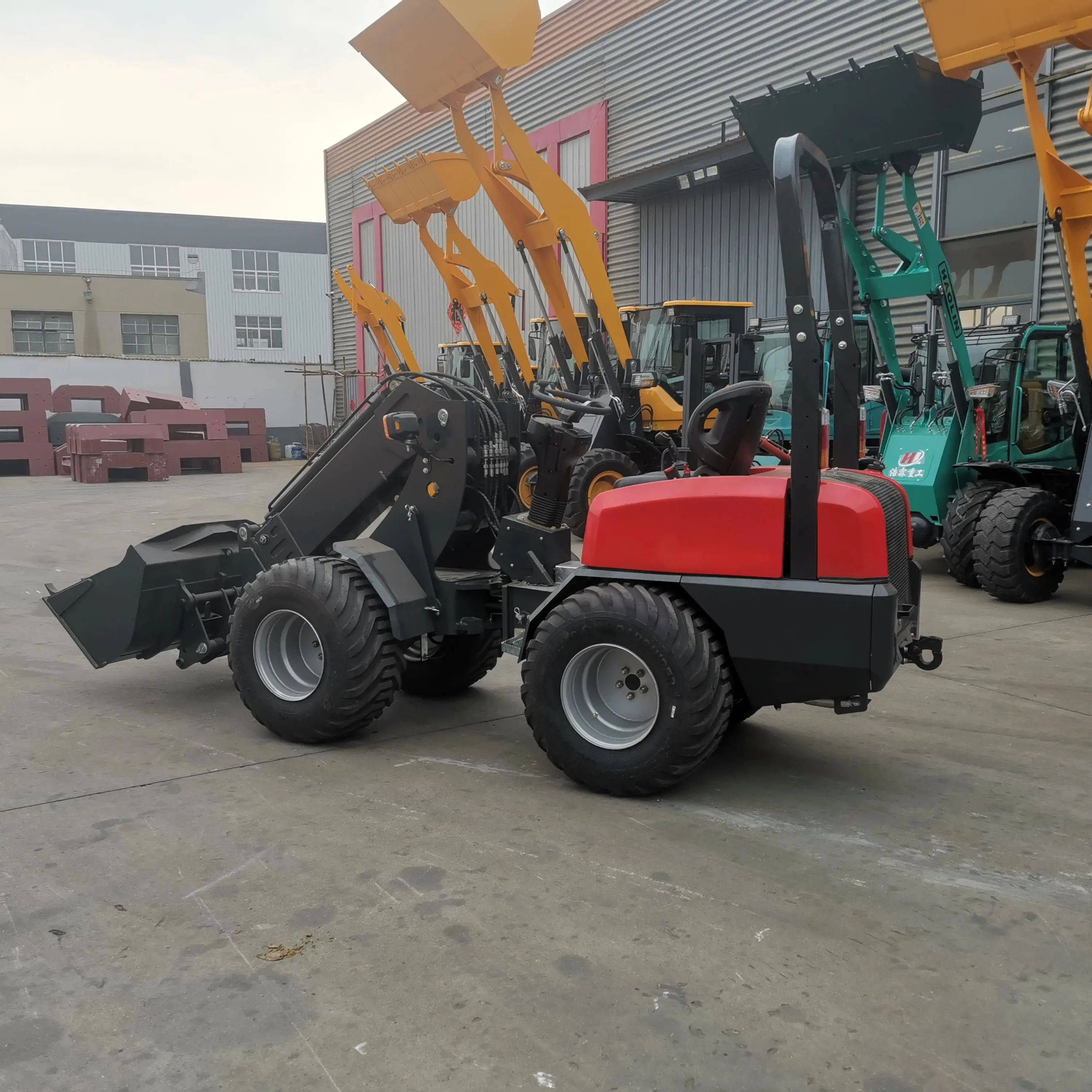 Chargeur à bras télescopique nouvellement conçu-600 kg, capacité de 2500 kg, très adapté à la construction et à l'agriculture