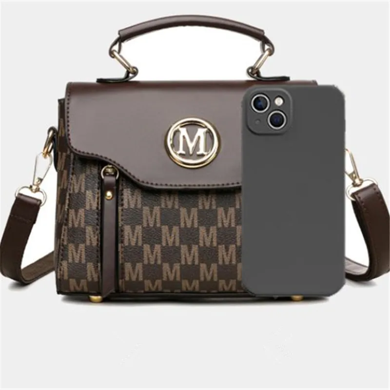 Vintage Women's Tote Bag Stylish PU Handbag Shoulder Bag with Golden Letter "M" Design Detachable Strap Perfect for Everyday Use