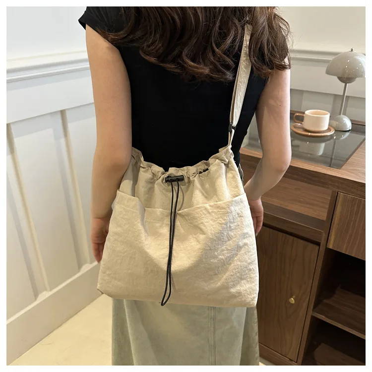 2024 New Large-capacity Waterproof Nylon Cloth Drawstring Pleated Shoulder Bag Travel Leisure Crossbody Bucket Bag