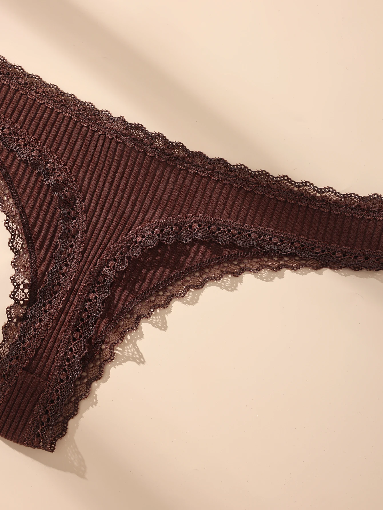 Elegant Lace Detail
