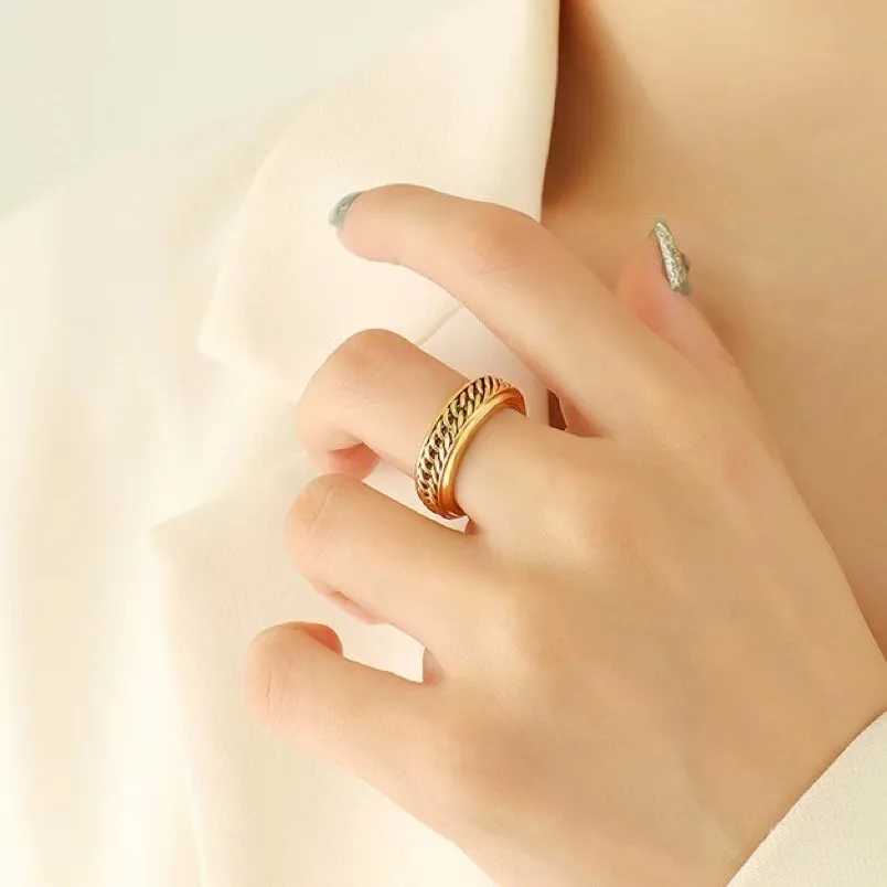 Rings: Shop Modern Gold & Diamond Rings for Women Online | Mia By Tanishq