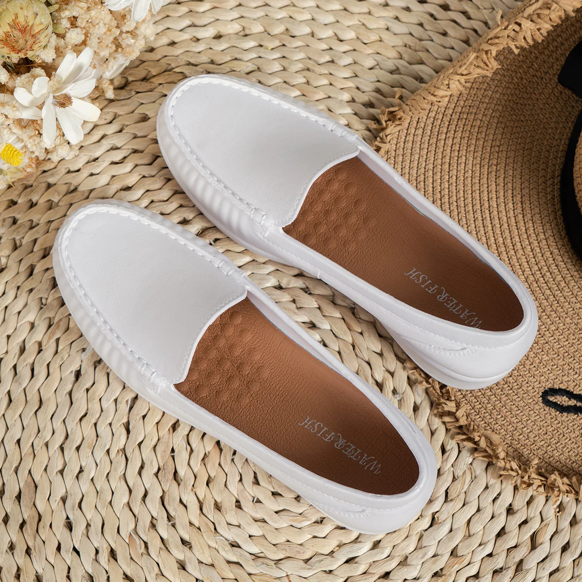 Autumn New Nurse Shoes Women Comfortable Soft Sole Breathable Non-slip Flat Heel Thick Sole Work Small White Single Shoes 4