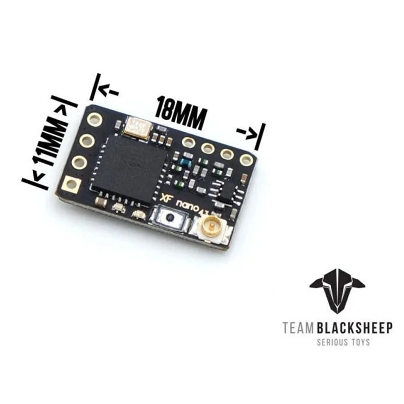 Boîte du récepteur TBS Nano RX Pro Crossfire 915/868MHz avec accessoires et antenne dipolaire.