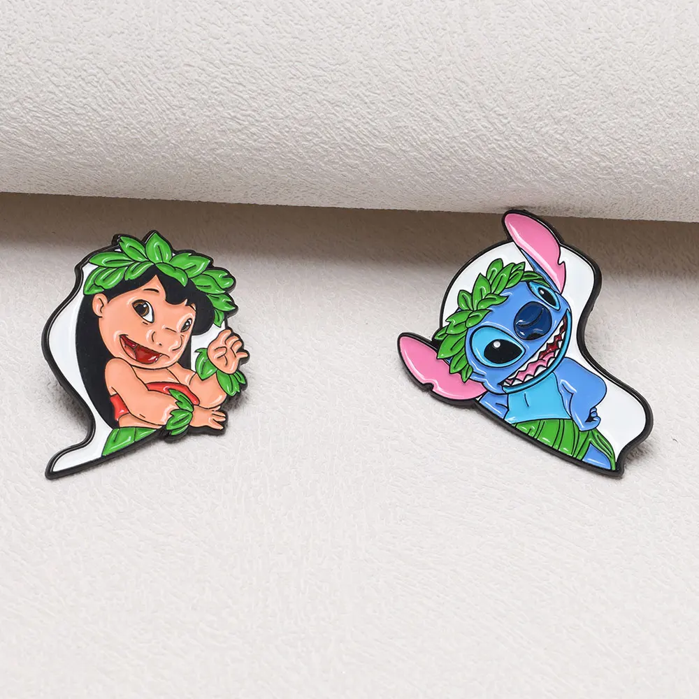 Cute 2Pcs/Set Enamel Brooch Pins Creative Splicing Love Heart Shape Metal Alloy Badge Lapel Pin Jewelry Cosplay Prop Gift Access