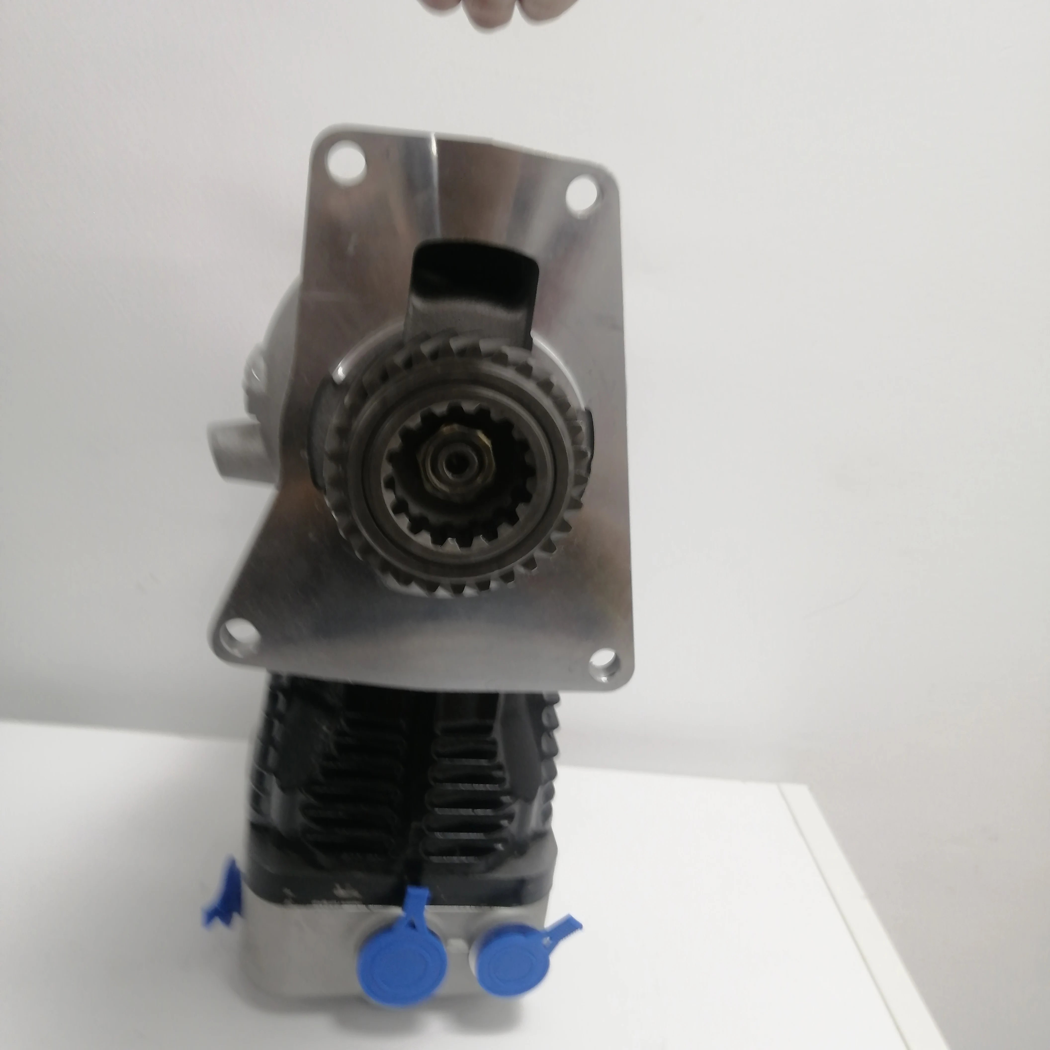 Daewoo Bus Accessories De12tis engine parts 400102-00089 65.54101-7096S Air Compressor