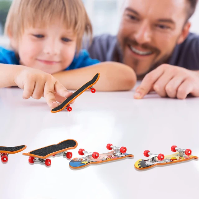 High Quality Cute Party Favor Kids Children Mini Finger Board Fingerboard Alloy Skate Boarding Toys Gift Random 6