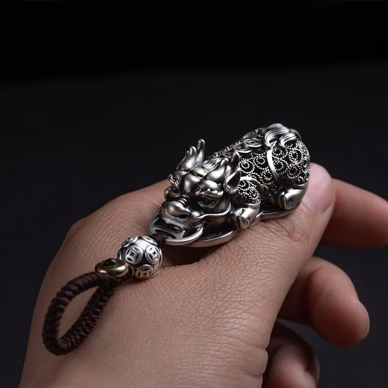 Pixiu Keychain Personality Trendy Retro Ethnic Style High-end Exquisite Car Accessories Men's Gifts Financial Luck Ensure Safety