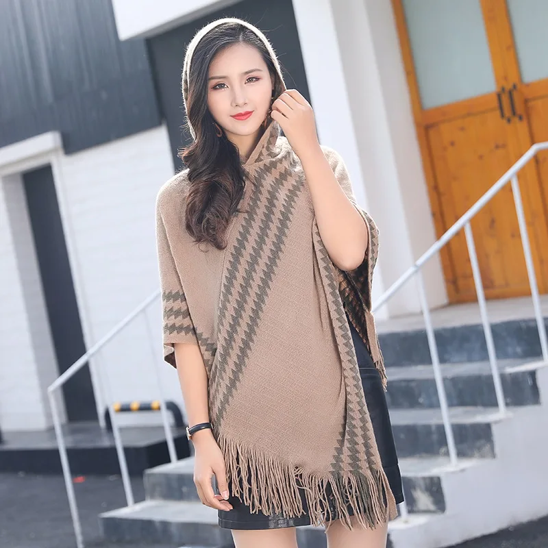 Рисунок 5 - Весенне-осенняя шаль с капюшоном