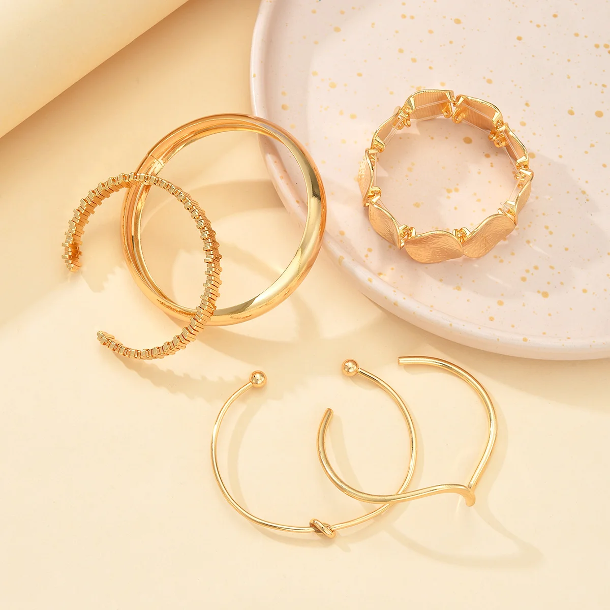 5pcs/Set Vintage Exaggerated Wide Cuff Bracelet Set For Women Fashion Gold Color Smooth Asymmetrical Bangles Daily Wear Jewelry
