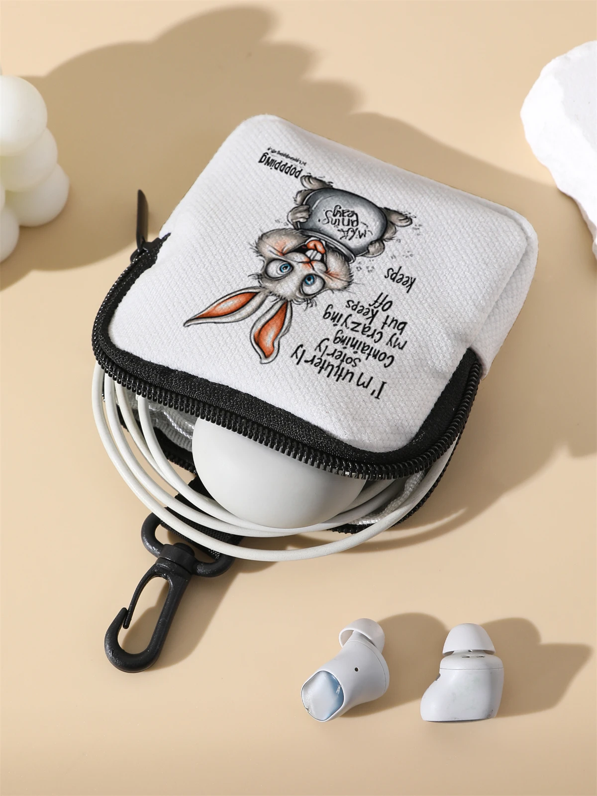 Large capacity coin wallets with rabbit patterns, digital printed wallets, and storage bags are ideal choices for gift giving