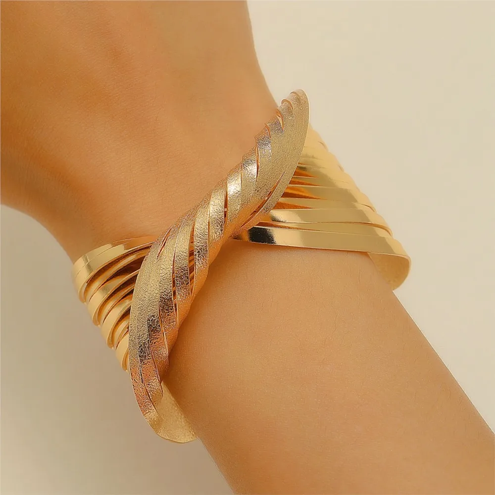 Vinatge Bold Matte Twisted Line Design Cuff Bangle for Women Men Hip Hop Style Bangles Versatile for Daily Wear Jewelry Gifts