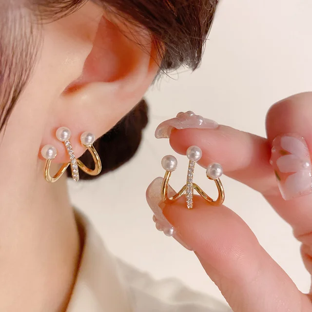 Upscale 14k Gold Luxury Zircon Pearl Twist Stud Earrings