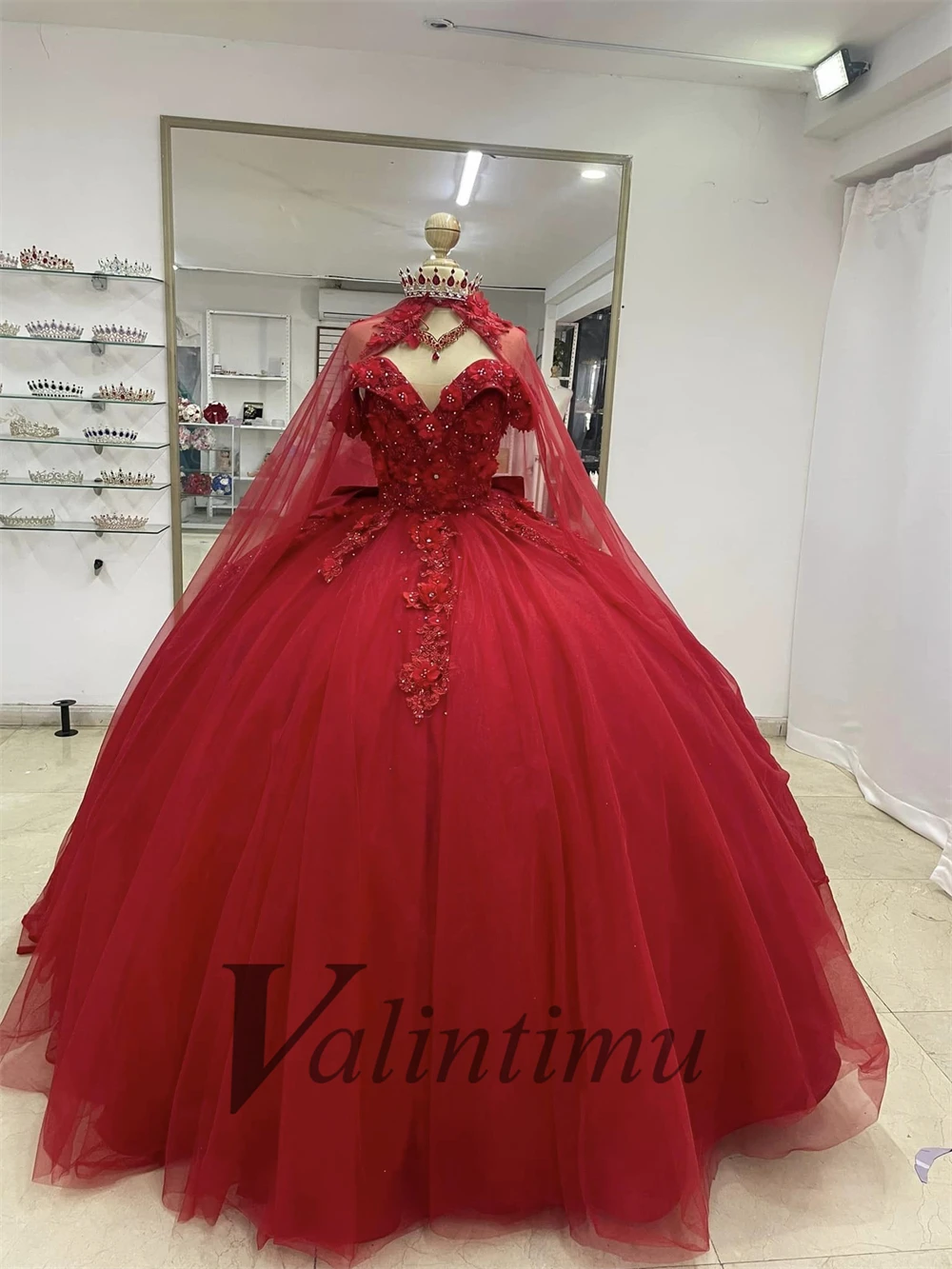 Lady Ball Gown Quinceanera Dress Off the Shoulder Cloak Appliques Pageant Gowns 15 Anos Vestido Customized