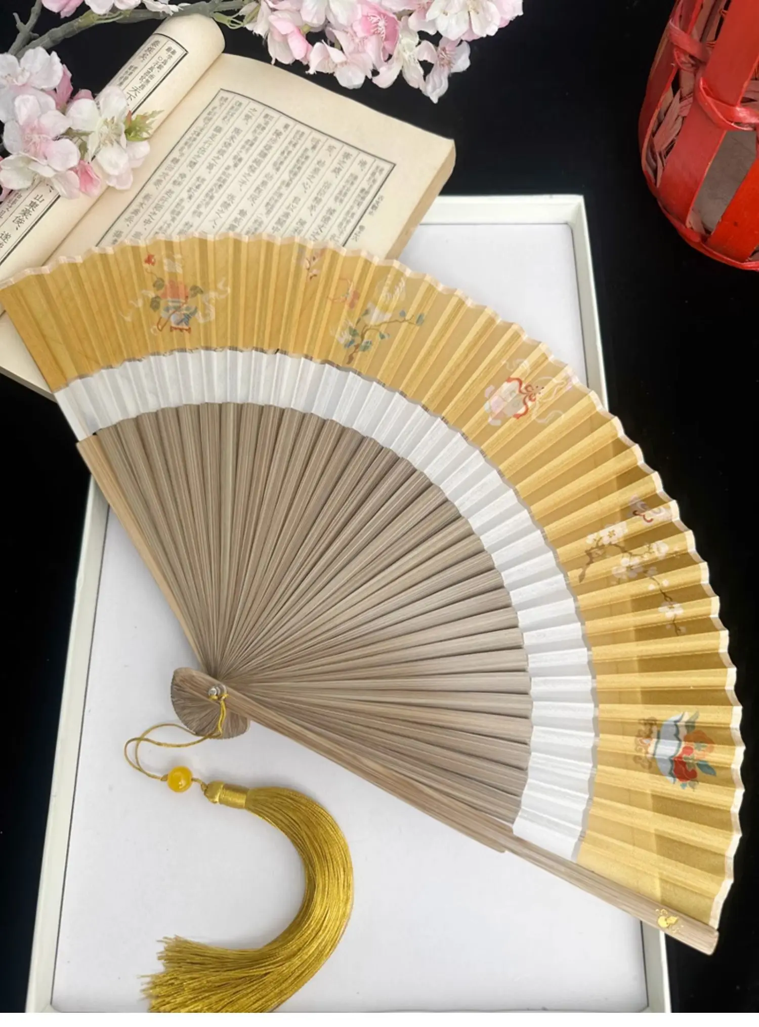 

Folding Fan Women's New Summer Matching Cheongsam Dance Clothes Hand Fan Decorative Household Products Chinese Wedding Hand Fan