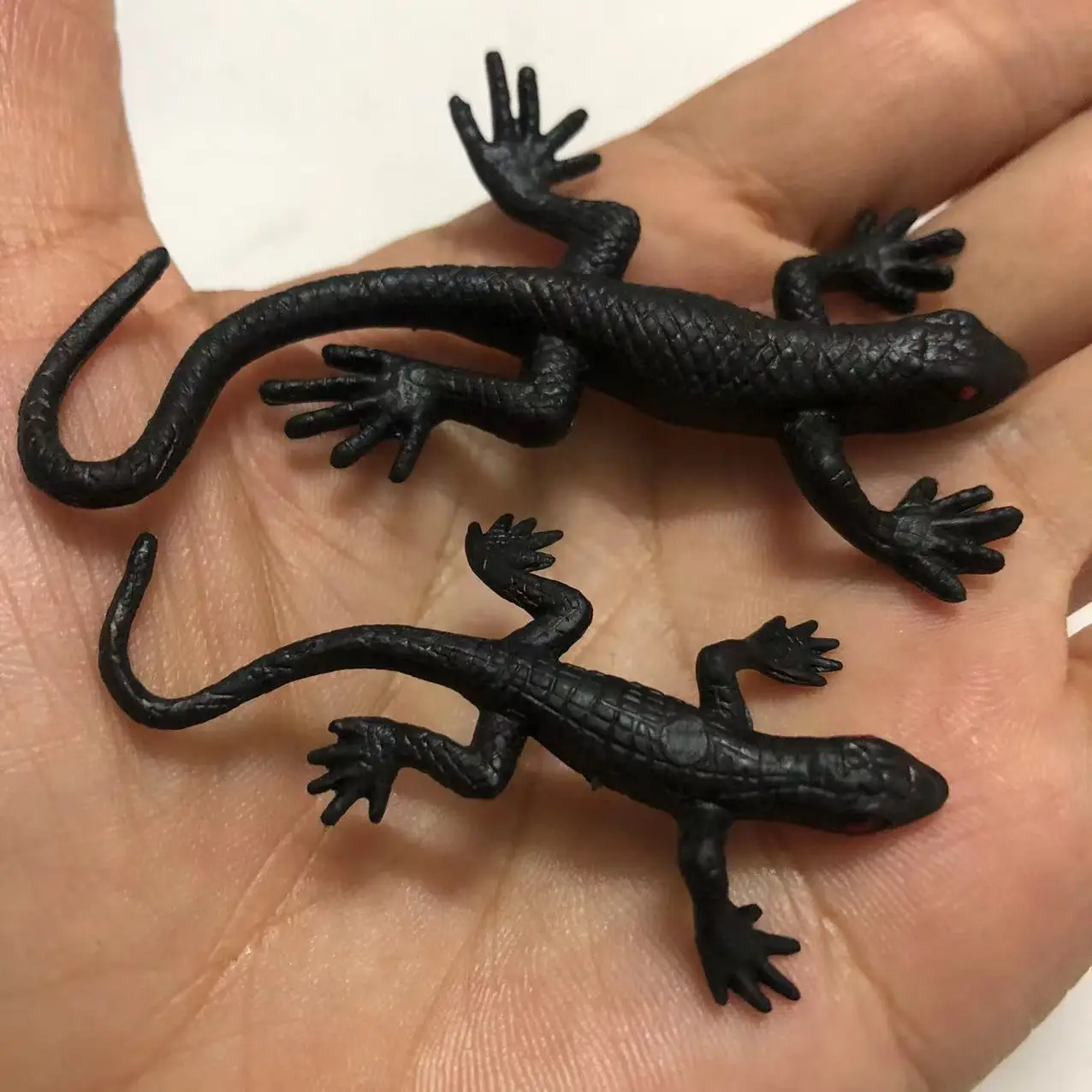 20Pcs Simulatlon Gecko Plastic Toys Halloween Decoration April Fool's Day Kids Trick or Treating Small Toys Lizard Gecko