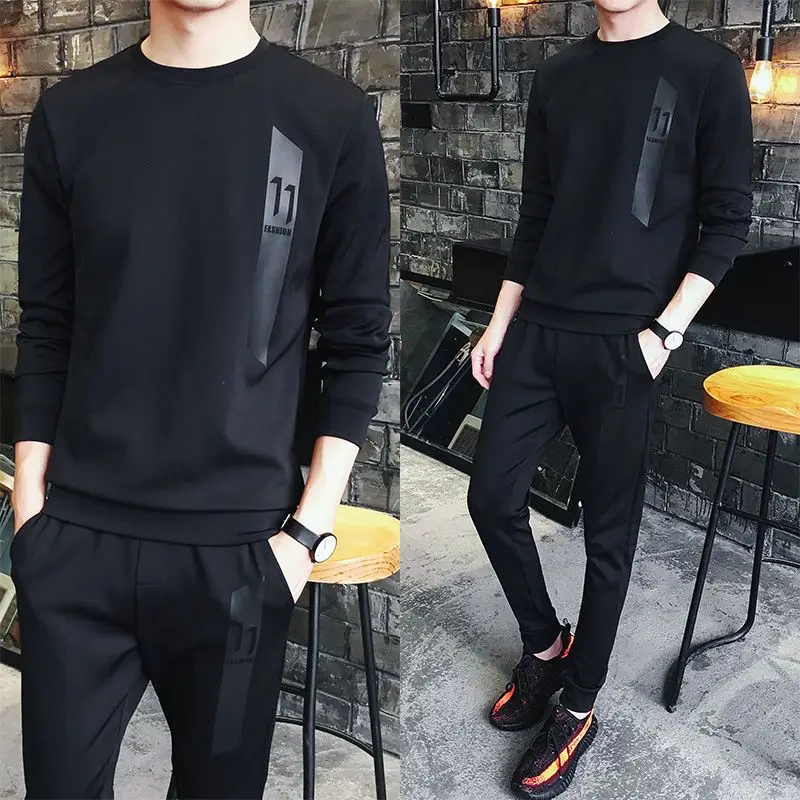 Conjunto de camiseta y pantalones cortos con apliques