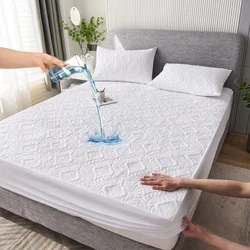 Waterproof Quilted Mattress Protector - Non - Slip, Dustproof, and Breathable Fitted Sheet for Added Comfort (White)