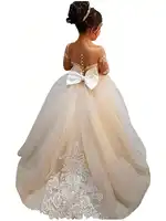 Robe de fille de fleur avec broderie de dentelle et robe de train traînante pour enfants à manches longues en tulle 1