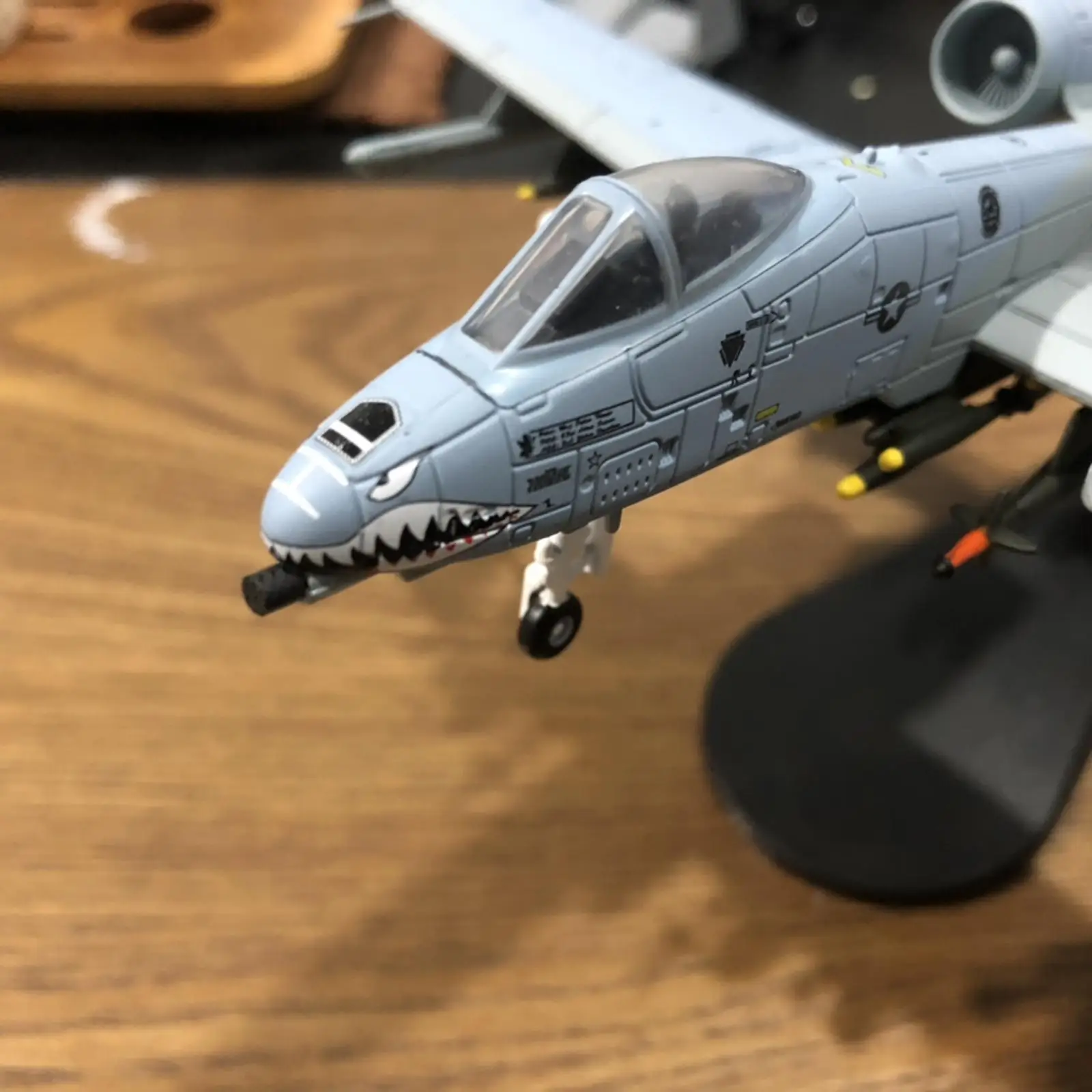 Baoblaze USA A-10 Attacker Aircraft 1:100 Scale Warthog Diecast Display Model with Stand Home Office Decoration or Gift