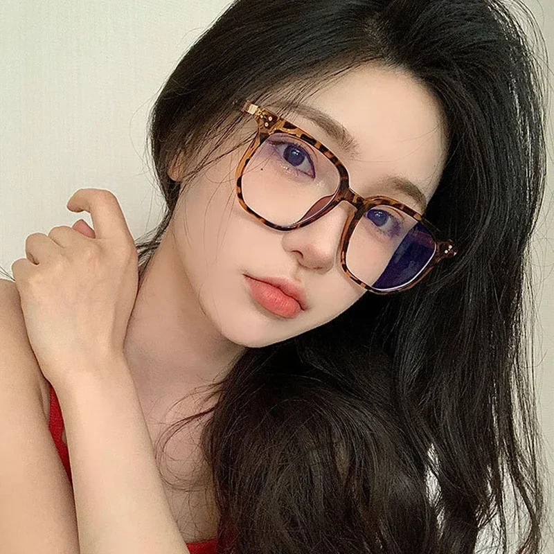 Ladies Trendy Style Reading Glasses New Fashion Wooden Legs Hyperopia Blue Light Blocking Computer Glasses Prescription Eyewear 2