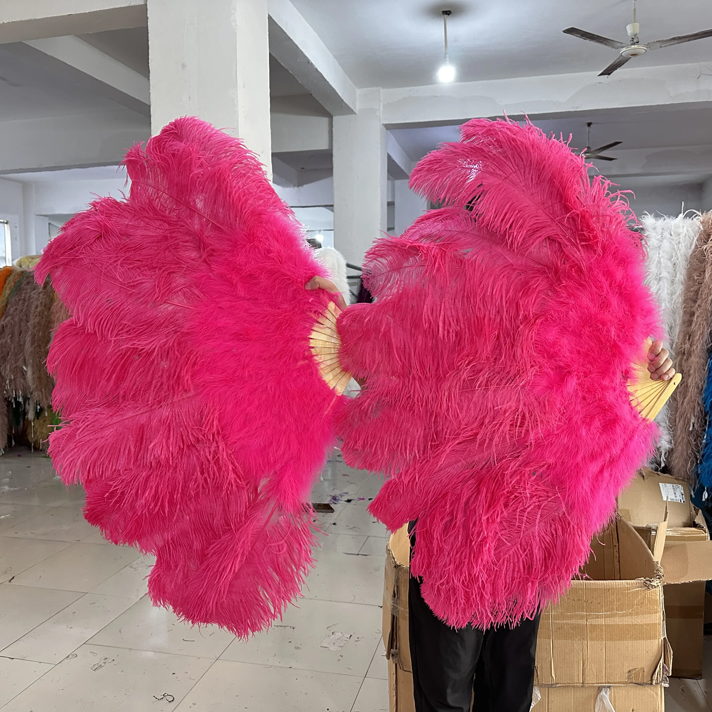 Big Pink Ostrich Feathers Fan Fluffy Foldable Fan for Belly Dance Halloween  Party Decor 100cm 130cm Performance Props Accessory - AliExpress