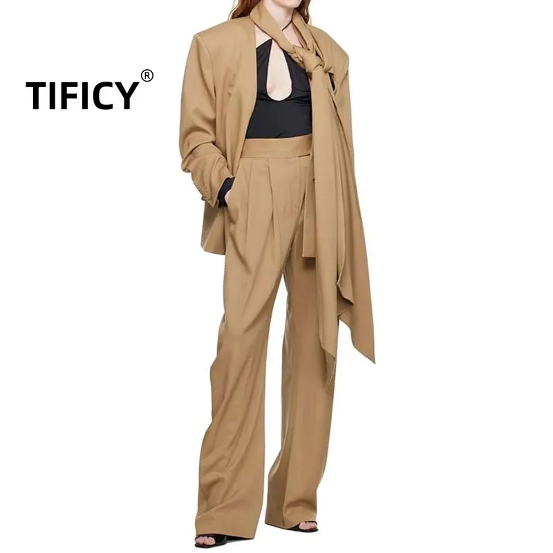 Рисунок 2 - Женский осенне-зимний комплект