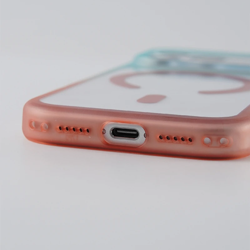 Magnetic Gradient Clear Hard Case with Wireless Charging