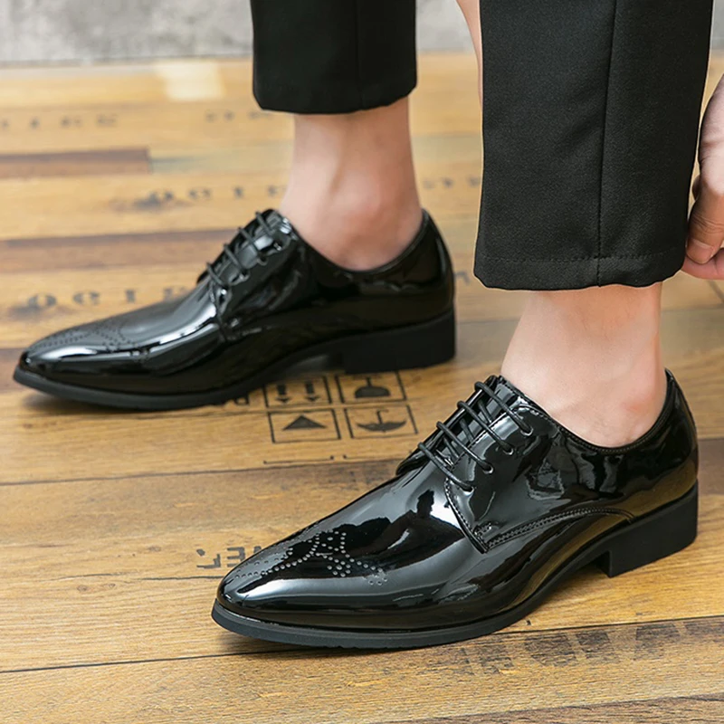 New Men's Pointed Toe Brogues Leather Trend Green Black Shoes Italian Gentleman Wedding Dress Formal Party Business Footwear