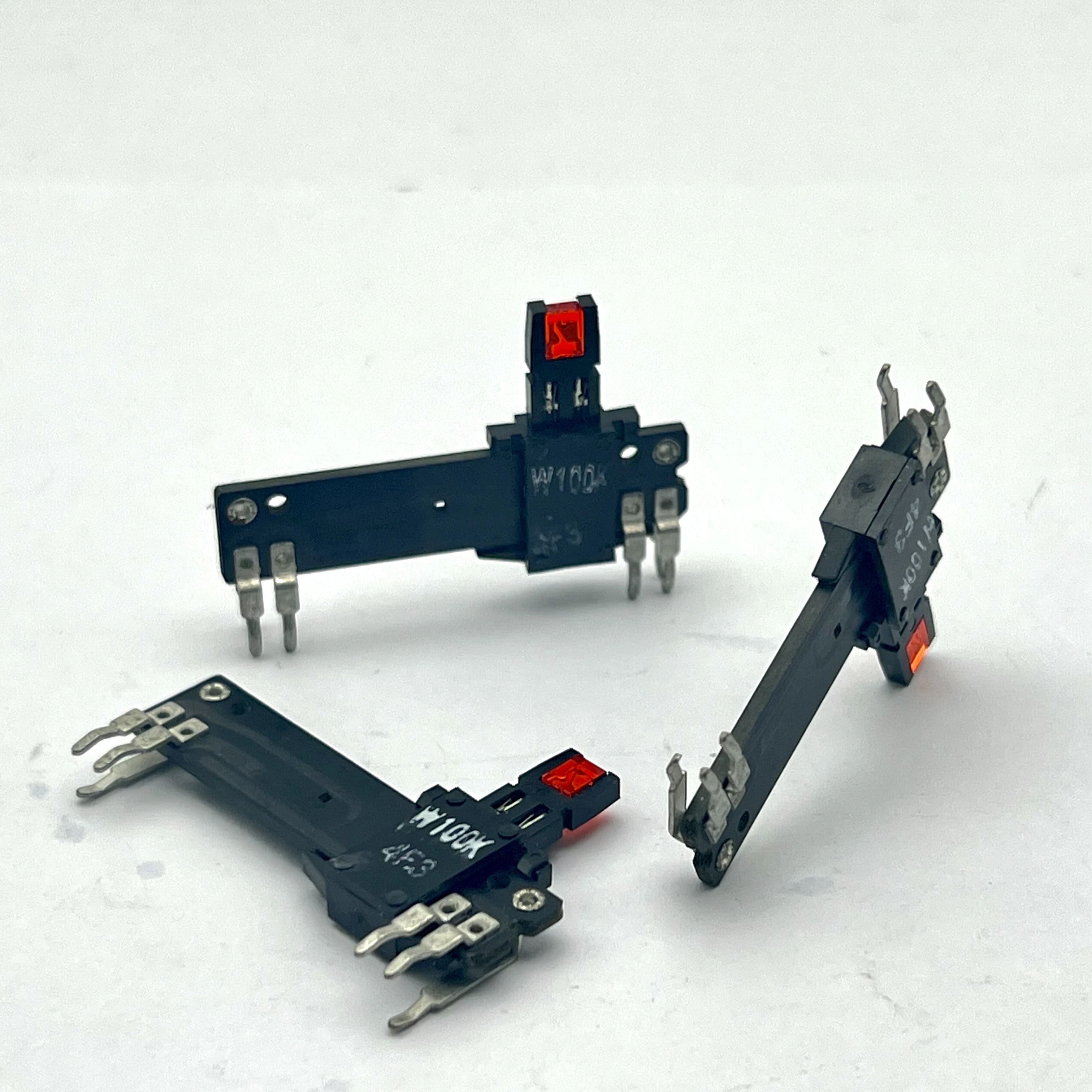 1 PCS 40mm straight slide slide potentiometer audio radio recorder recorder straight W100K with lamp with midpoint