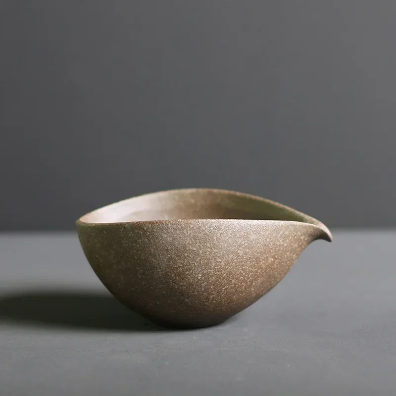 Gilded Irregular-Shaped Japanese Handmade Pottery Tea Divider Cup