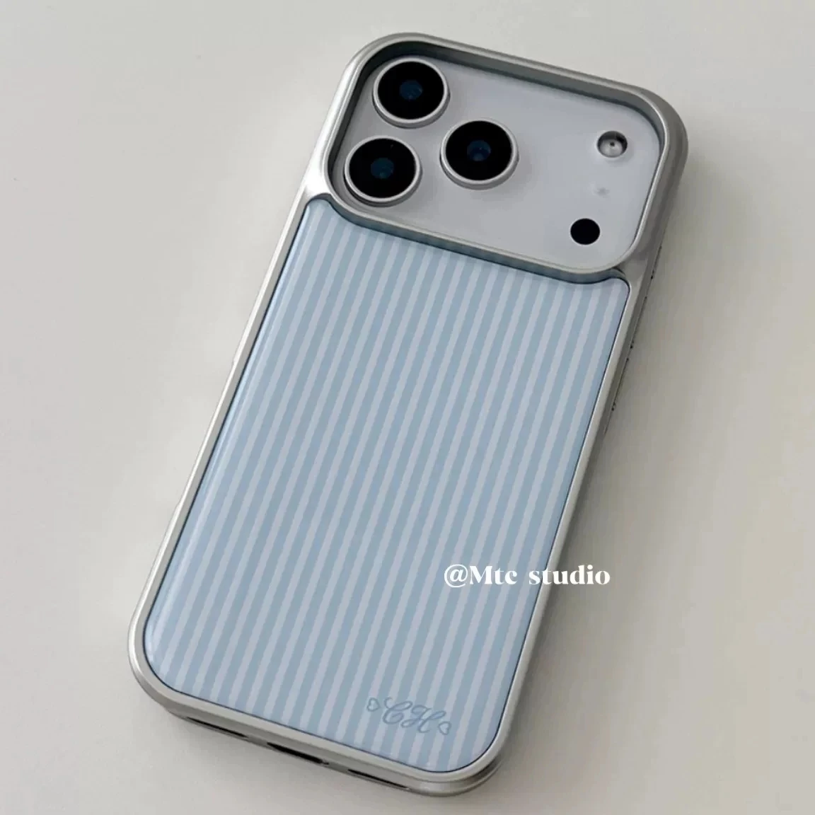 Korean-Style Blue Pink Purple Striped Fashion Phone Case with Y2K Drip Design