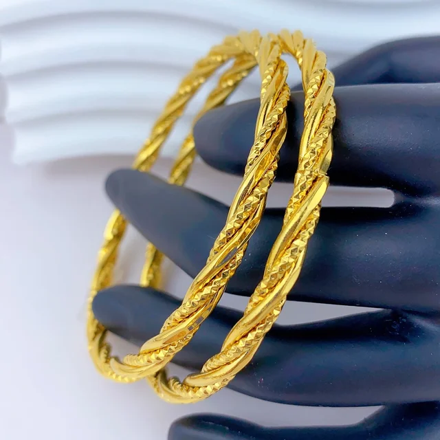Bracciale di lusso Dubai color oro 24 carati per le donne Braccialetti di gioielli africani Braccialetti di design di nozze indiani brasiliani Regali 62mm 2