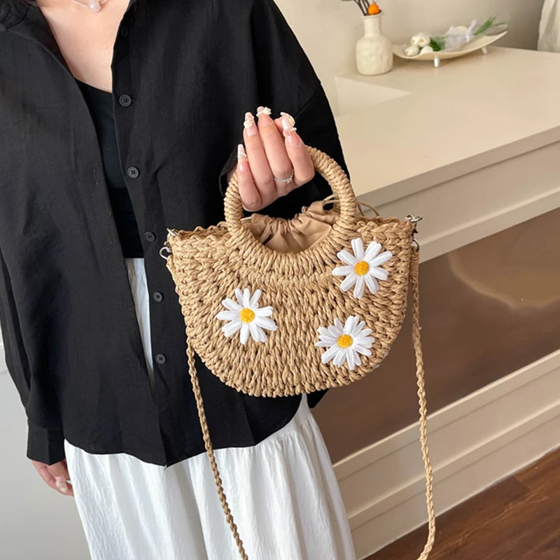 Women's Large Capacity Handwoven Daisy Straw Rattan Crossbody Shoulder Bag Hollow out Design Summer Beach Handbag