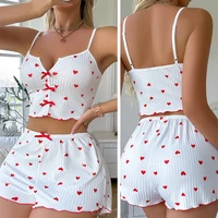 1 ensemble de vêtements de nuit pour femmes, ensemble pyjama en tissu côtelé doux imprimé cœur avec garniture à volants, haut caraco décontracté et ensemble court, vêtements de détente 1