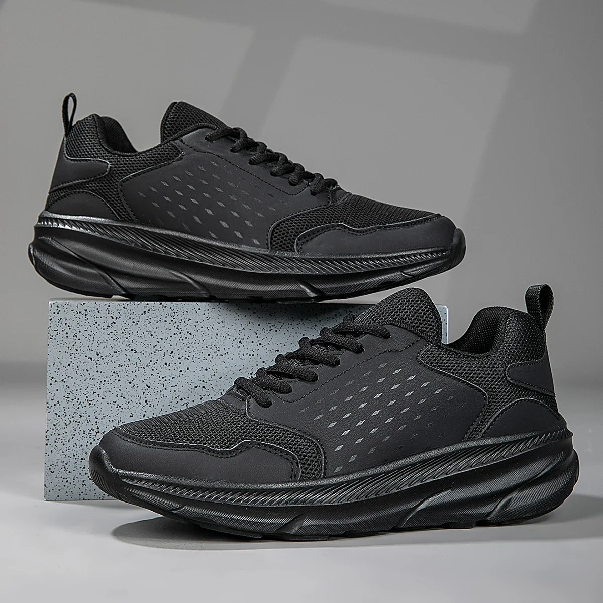 أحجام 36-47 أحذية رجالي عالية الجودة أحذية رياضية جلدية منصة أحذية رياضية غير رسمية جديدة مريحة خفيفة مضادة للانزلاق أحذية رياضية للرجال