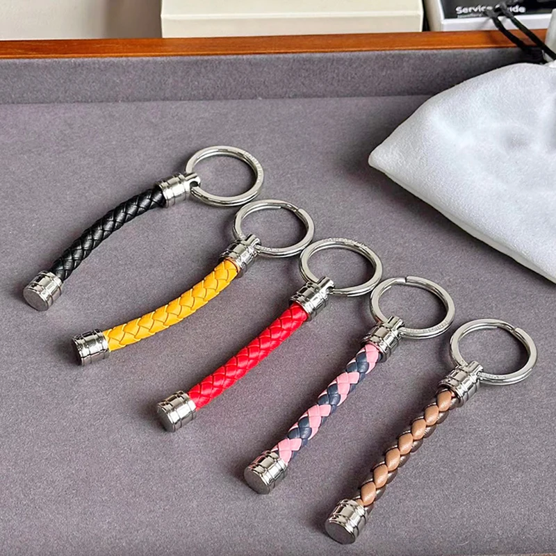 LJ2 Luxury MB Keychain Two Tone Leather Woven Simple And Exquisite Design Best Gift