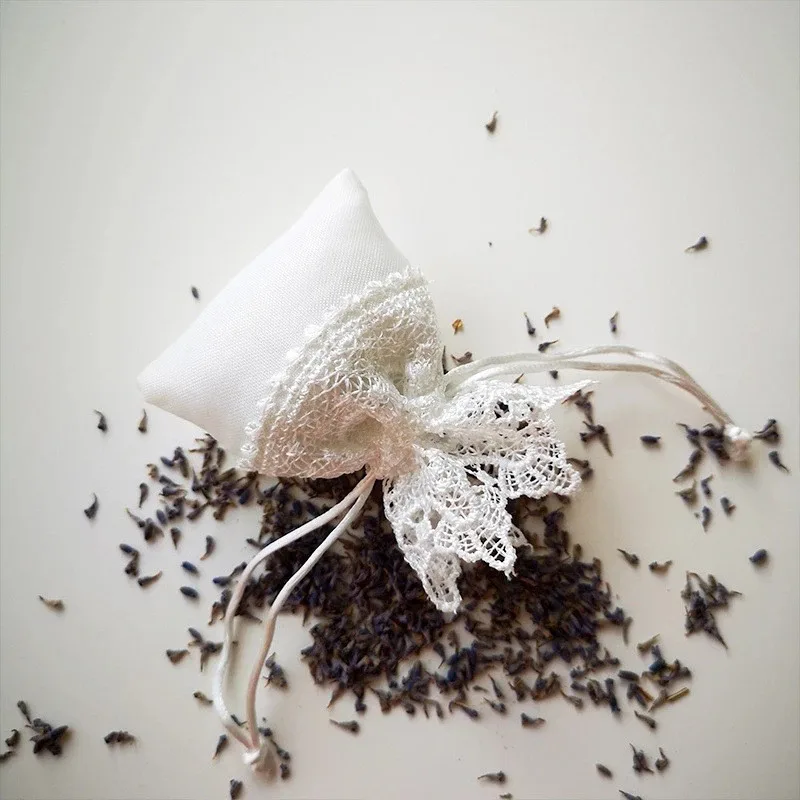 10Pcs Lace Wedding Candy Bag European Brocade Bag Drawstring Embroidery Souvenir Gift Bag Jewelry Birthday Candy Packaging Bag