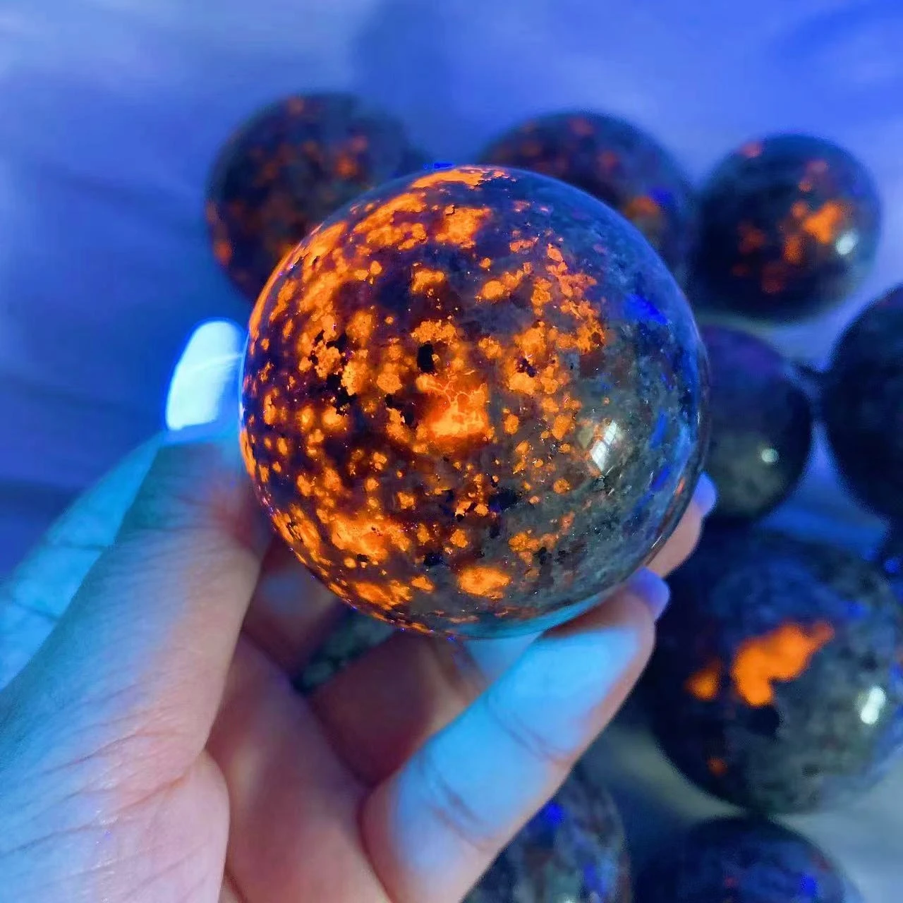 Natural crystal Yooperlite Sphere Crystal Stone Chakra Ball Energy Wicca Flame Stone Reiki Healing Spiritual Witchcraft Gift 3