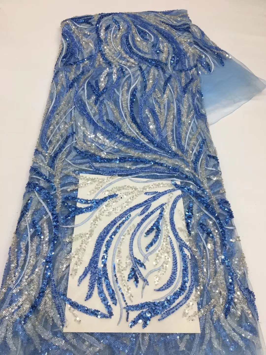 

Небесно-голубая африканская кружевная ткань ручной работы с бисером 2023 Роскошная вышивка французское кружево с блестками для платья подружки невесты NXX5455