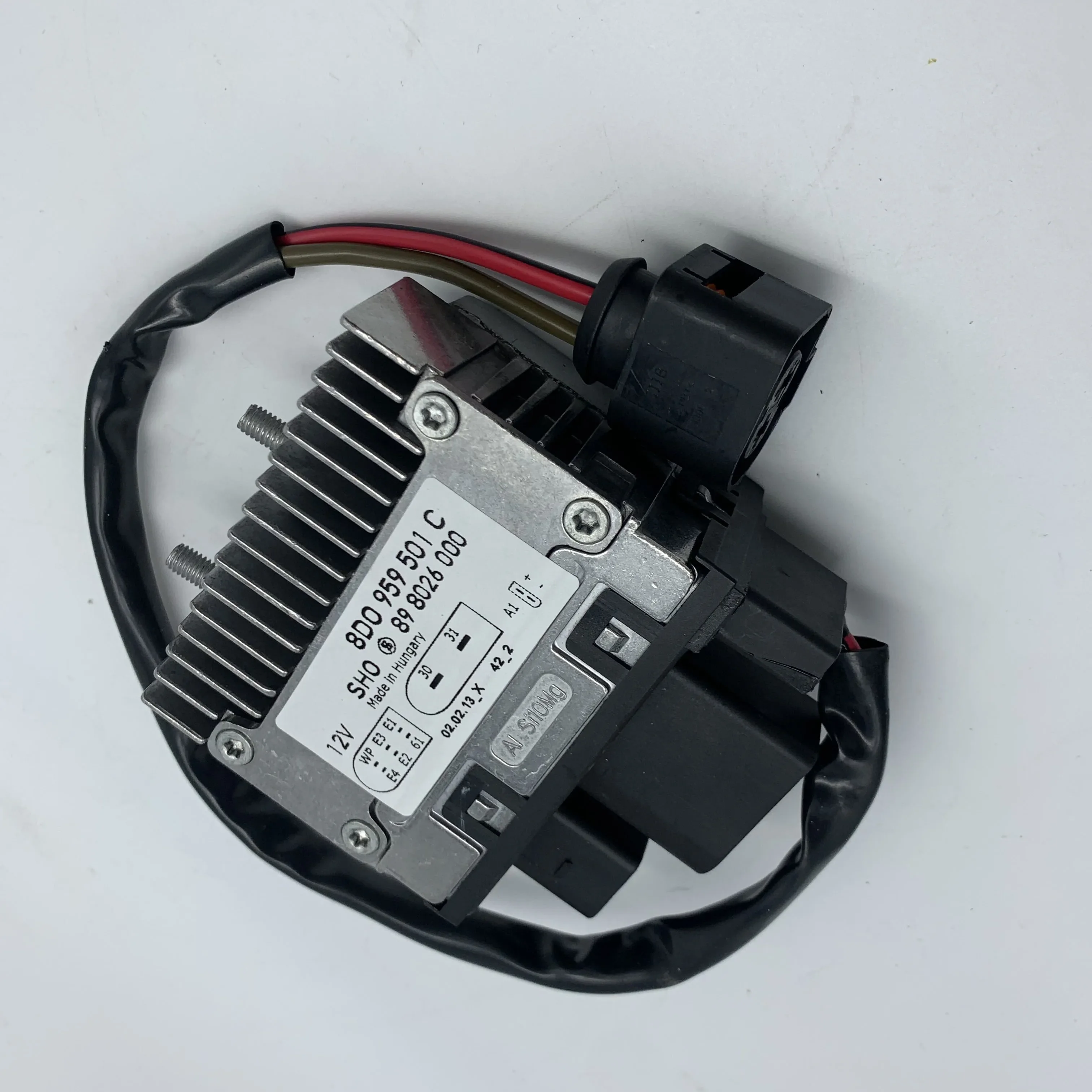 8D0959501C 8D0959501D 8D0 959 501C 8D0 959 501A Auto Fan Control Unit Module For AUDI A4 A6 VW Passat B5