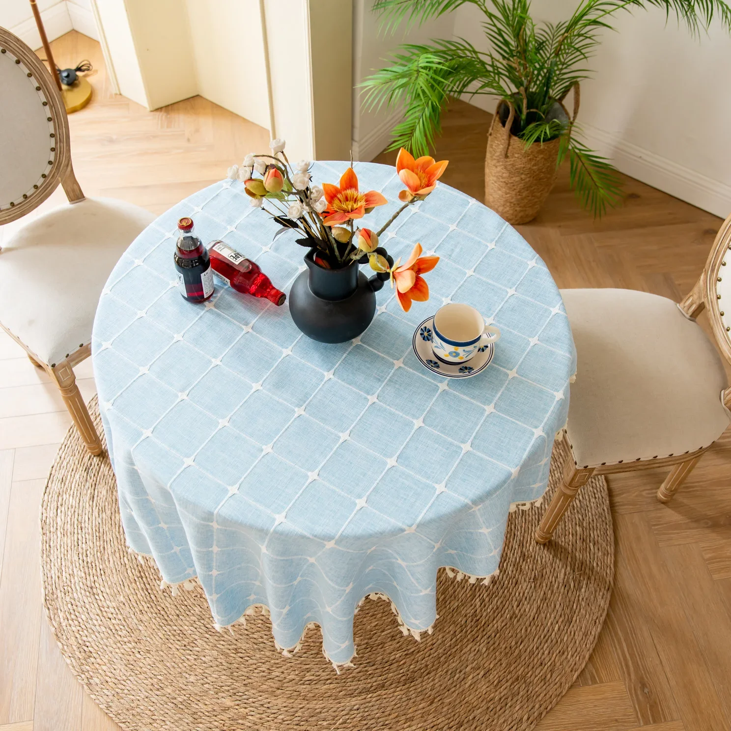 thumbnail image 1 of Mantel redondo a cuadros de Jacquard tridimensional de lino y algodón, cubierta de mesa a prueba de polvo con borlas, decoración de boda y fiesta de cena, 1 of 5