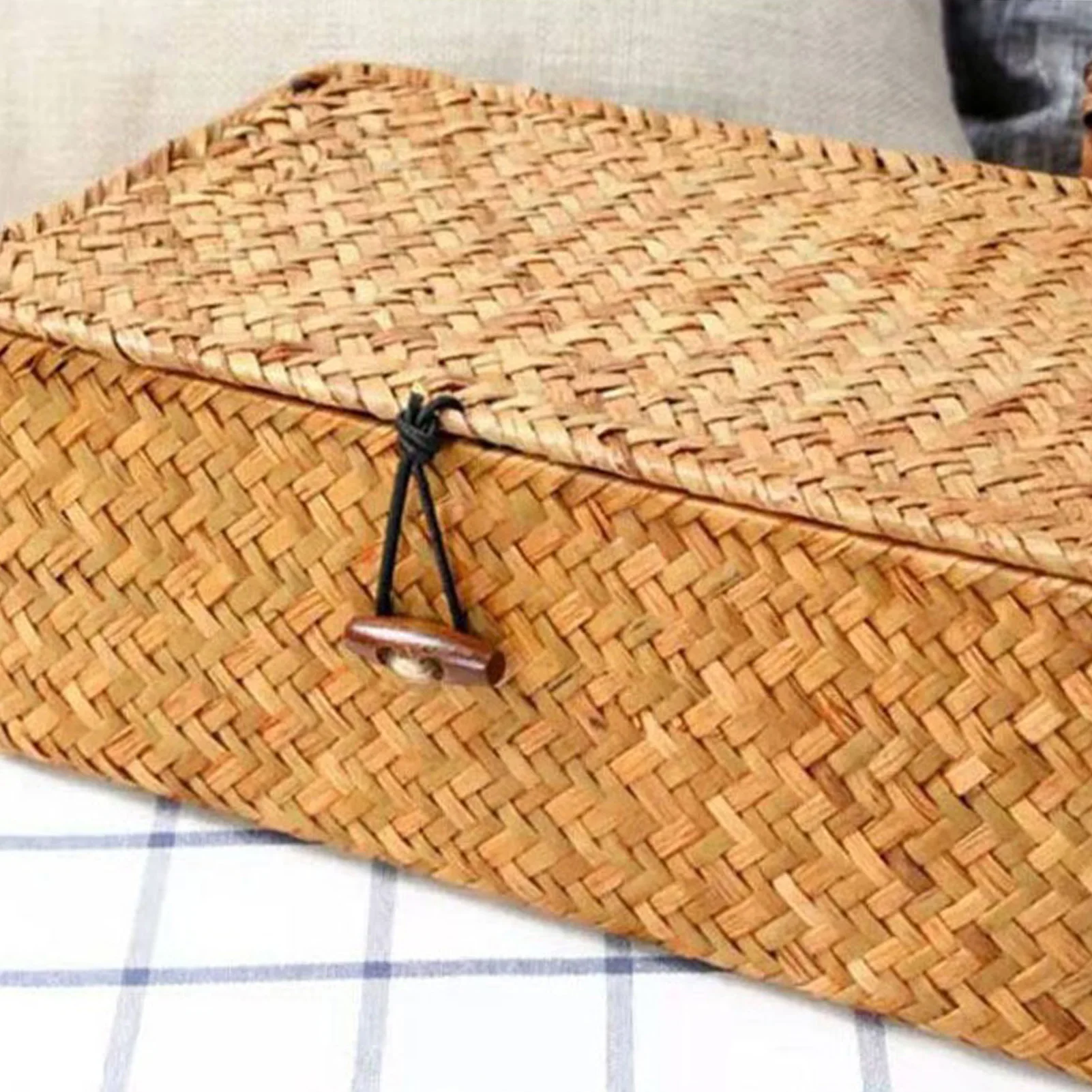 Traditional Braided Straw Box with Lid Handcrafted Decorative - Image 4